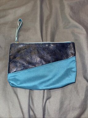 ipsy Teal and Black Two-Tone Cosmetic Wristlet